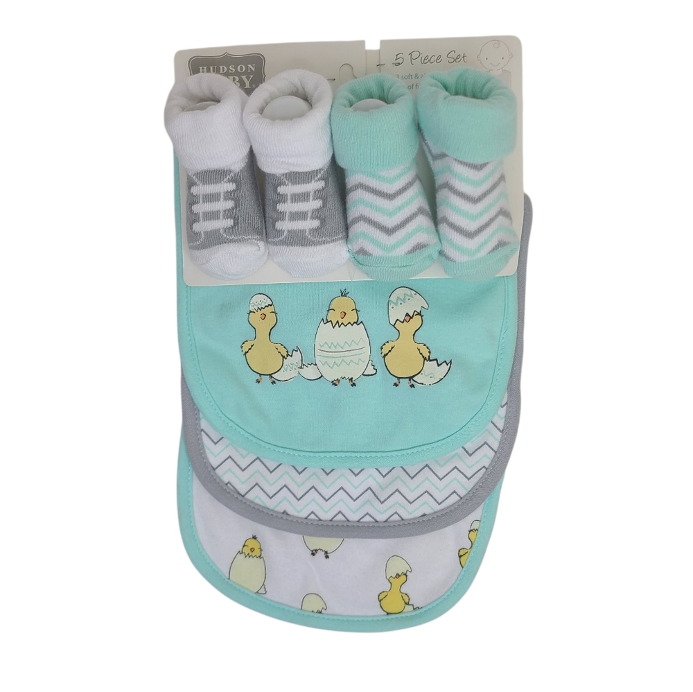 Hudson Baby Easter Chicks Bib And Sock Set NWT